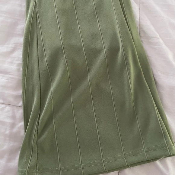 Green Set - Picture 2 of 4